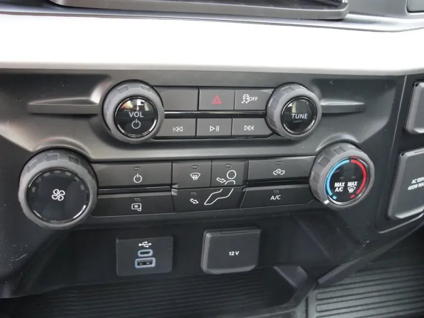 2026 Ford Super Duty F-350 XL | Photo 20 of 32