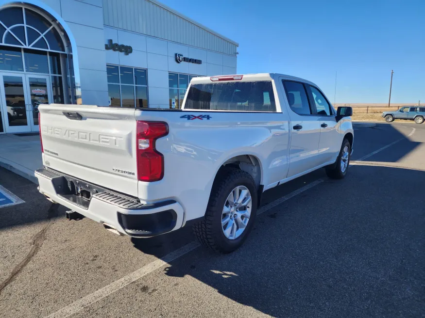 2020 Chevrolet Silverado 1500 Custom | Photo 8 of 25