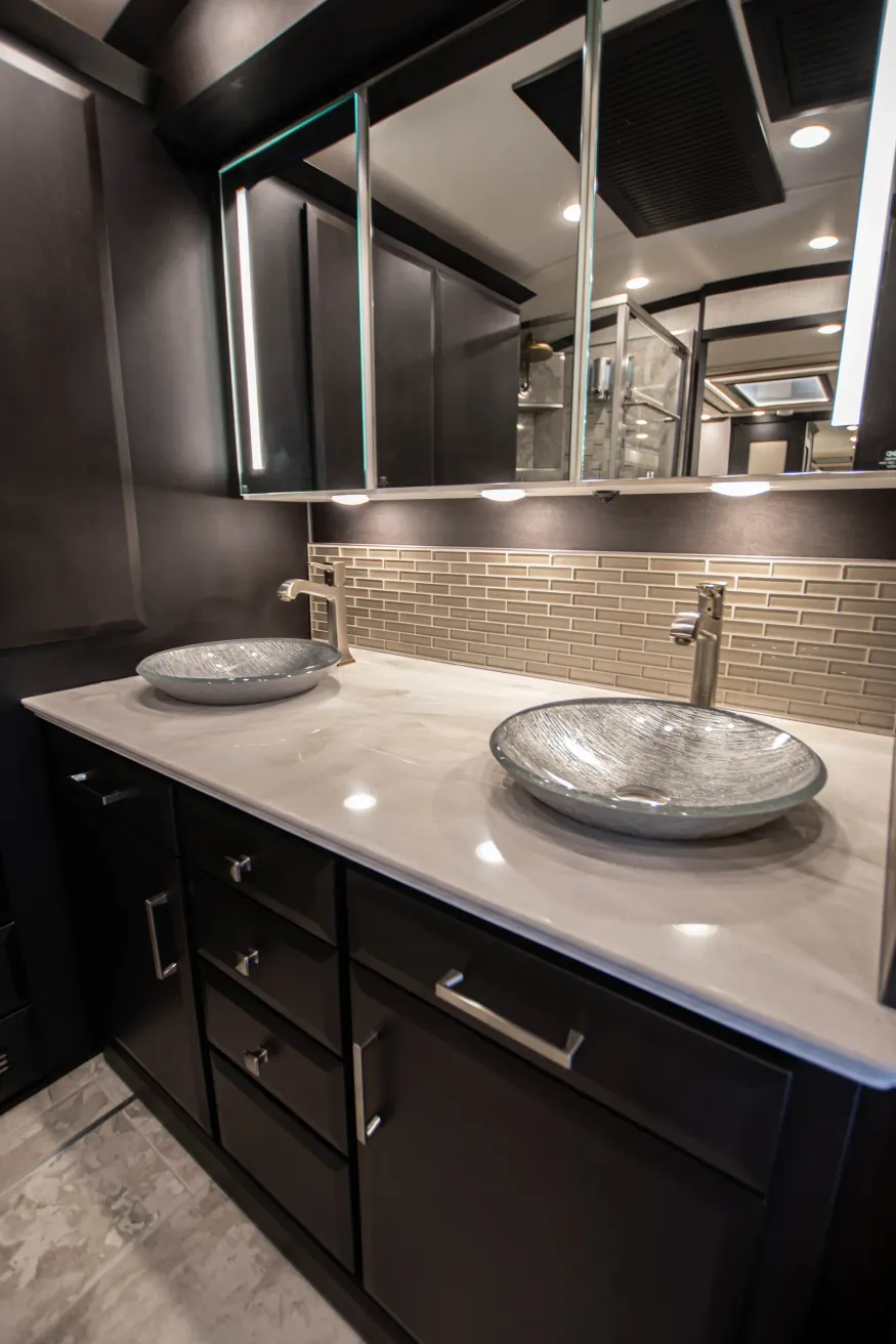 2026 Newmar Essex 4569 | Photo 32 of 34