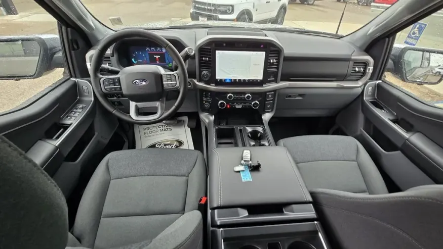 2025 Ford F-150 | Photo 25 of 29