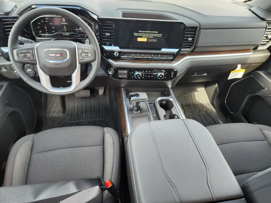 2025 GMC Sierra 1500 Elevation | Photo 11 of 29