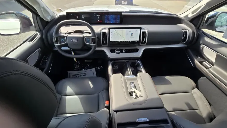 2025 Ford Expedition Max | Photo 34 of 40