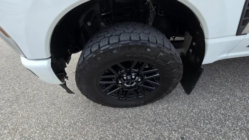 2024 Ford F-250 | Photo 13 of 38