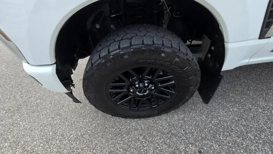 2024 Ford F-250 | Photo 13 of 38