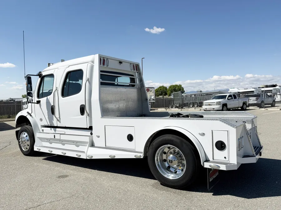 2023 Freightliner M2 106 Summit Hauler | Photo 13 of 22