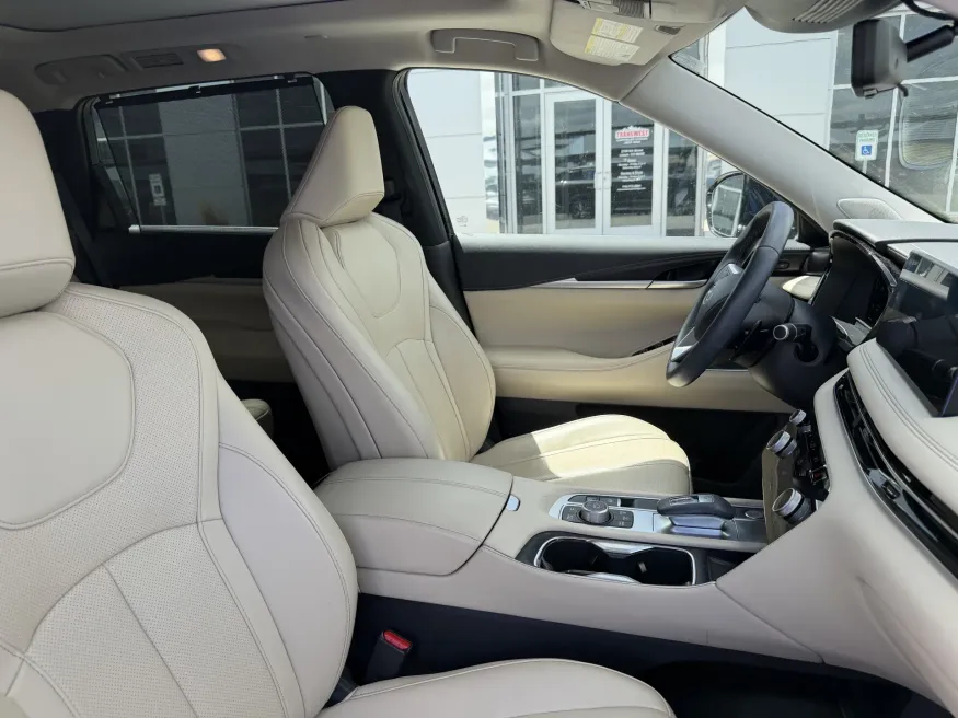 2025 Infiniti QX60 Sensory | Photo 15 of 25