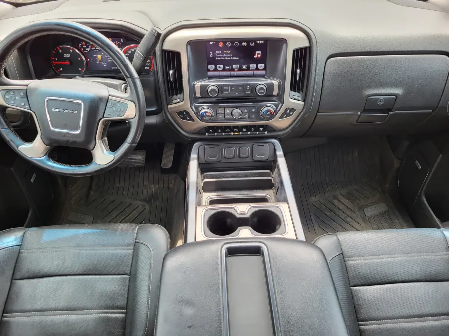 2015 GMC Sierra 2500HD Denali | Photo 20 of 24