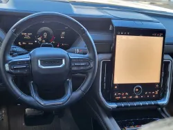 2025 GMC Yukon Denali Ultimate | Thumbnail Photo 18 of 24