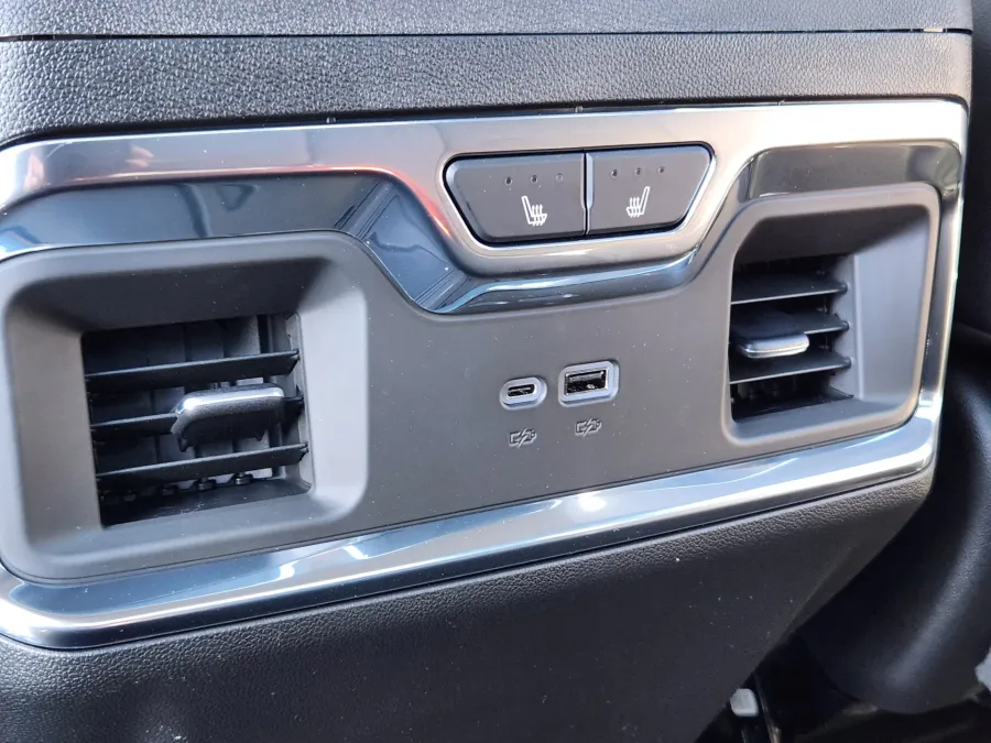 2026 GMC Sierra 2500HD SLT | Photo 17 of 20