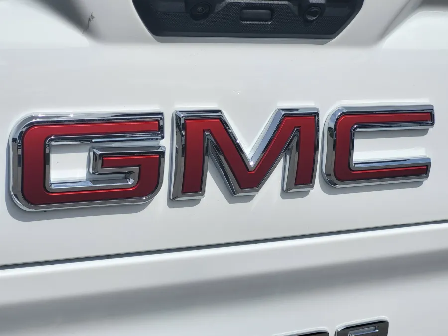 2026 GMC Sierra 1500 AT4 | Photo 10 of 26