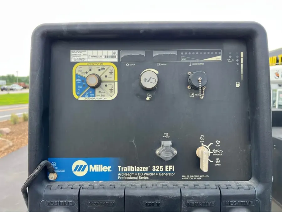 2018 Ford Super Duty F-550 | Photo 8 of 22