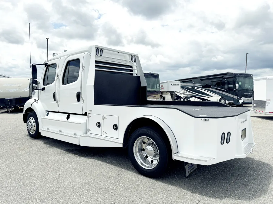 2023 Freightliner M2 112 Laredo Hauler | Photo 14 of 22