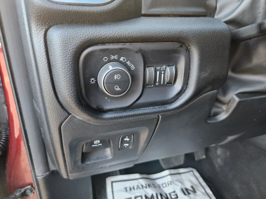 2025 RAM 1500 Laramie | Photo 6 of 28