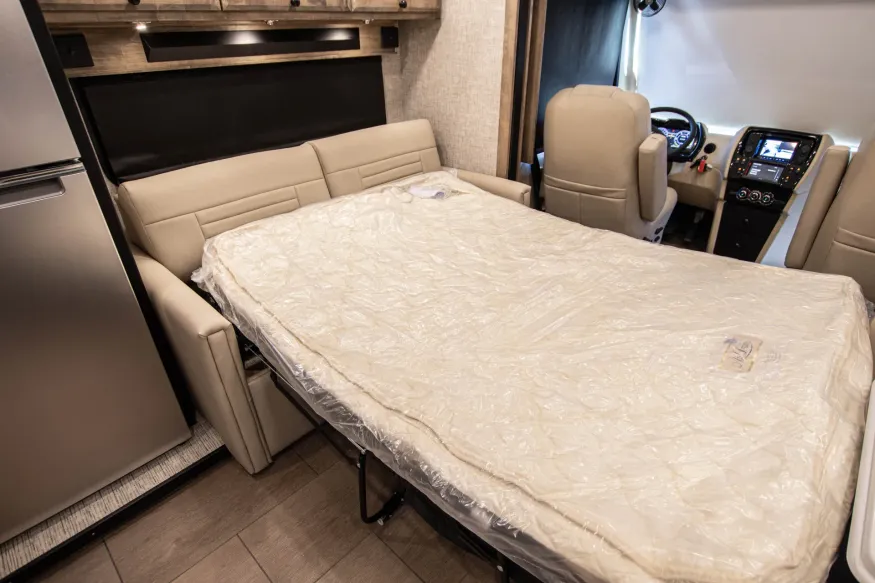 2026 Tiffin Allegro Breeze 33BR | Photo 15 of 21