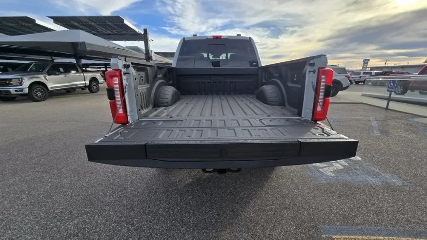 2026 Ford Super Duty F-350 | Photo 8 of 30