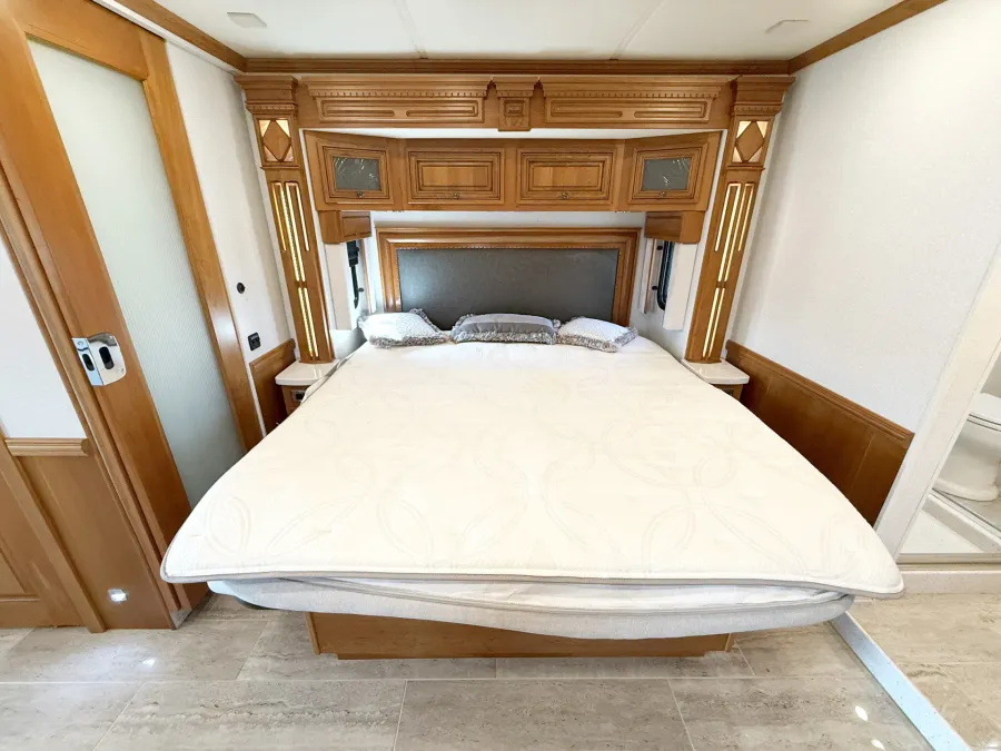 2020 Newmar Dutch Star 4328 | Photo 16 of 31