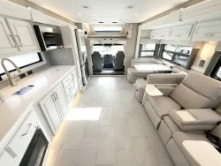 2026 Renegade Verona LE 40LRB | Thumbnail Photo 5 of 31