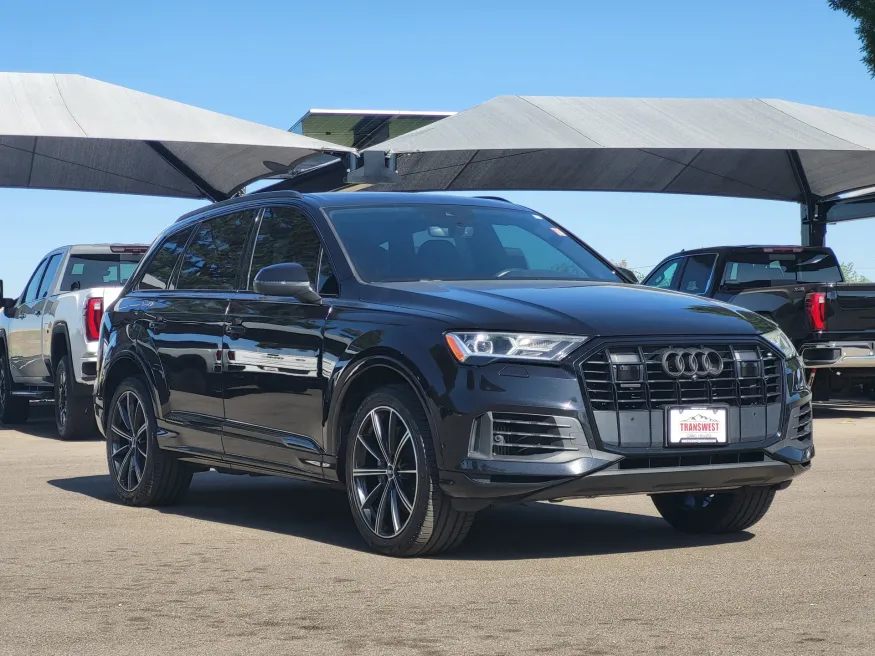 2020 Audi Q7 Premium Plus | Photo 2 of 26