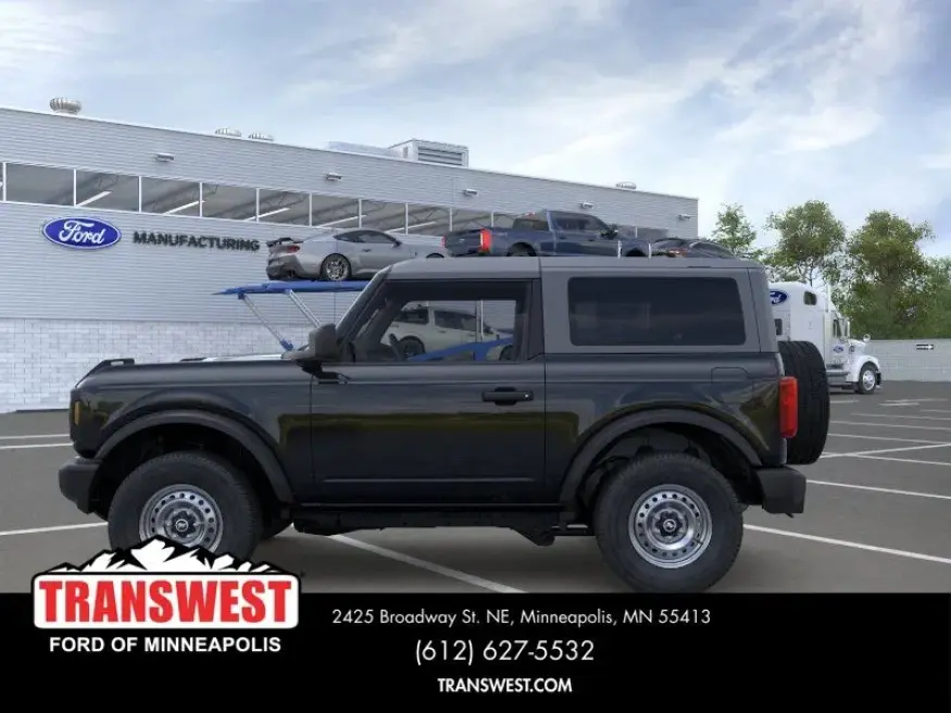2026 Ford Bronco Base | Photo 2 of 25