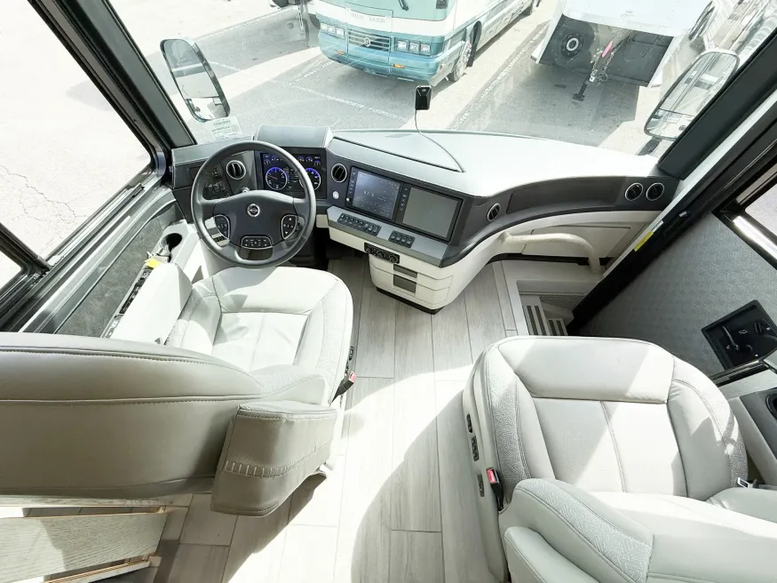 2024 Newmar King Aire 4531 | Photo 5 of 30