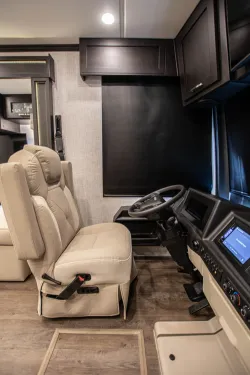 2026 Newmar Canyon Star 3947 | Thumbnail Photo 11 of 27