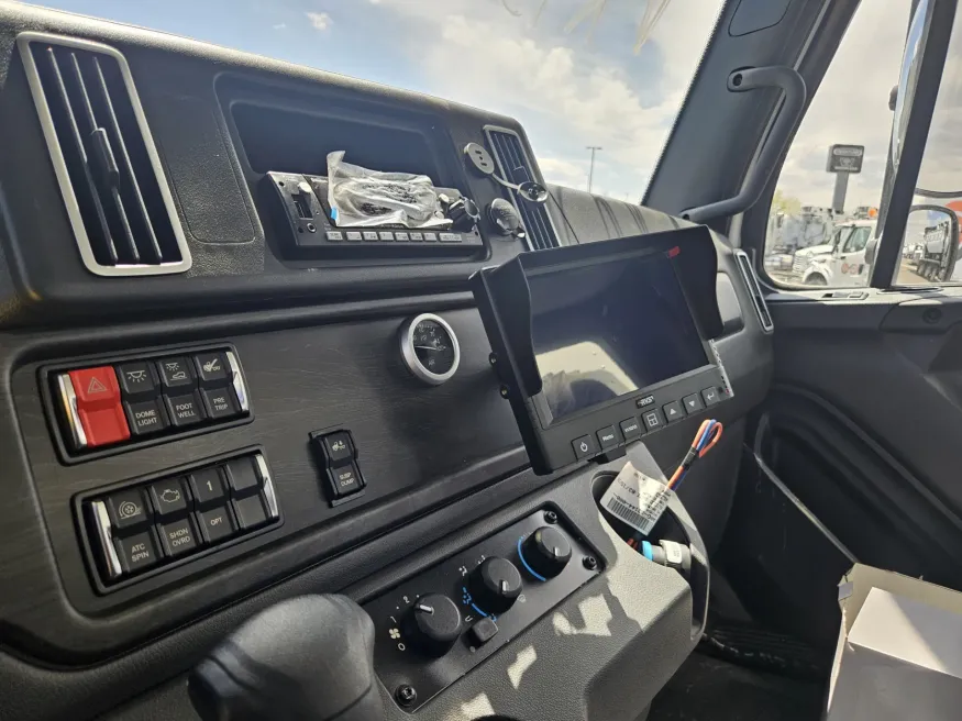 2025 Freightliner M2 106 | Photo 12 of 13