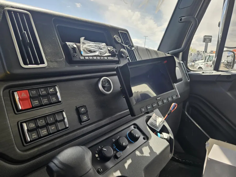 2025 Freightliner M2 106 | Photo 12 of 13