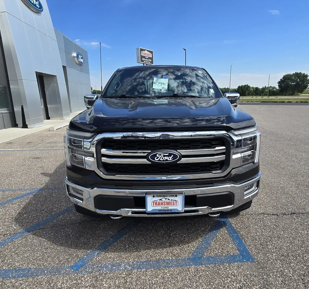 2024 Ford F-150 | Photo 2 of 32