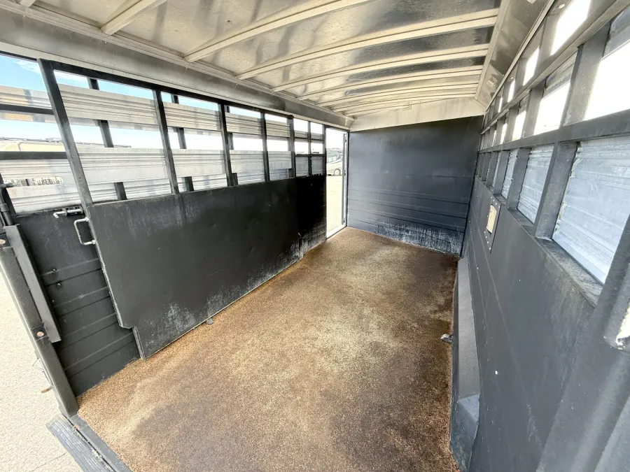 2022 Logan Coach Stock Combo | Photo 10 of 16