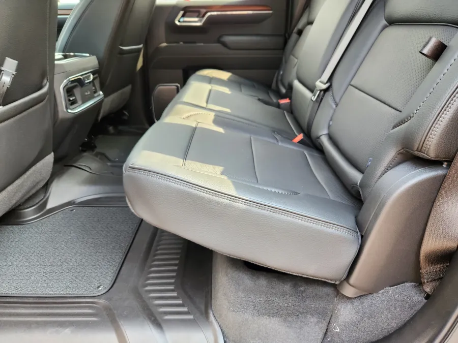 2026 GMC Sierra 1500 Denali | Photo 10 of 31