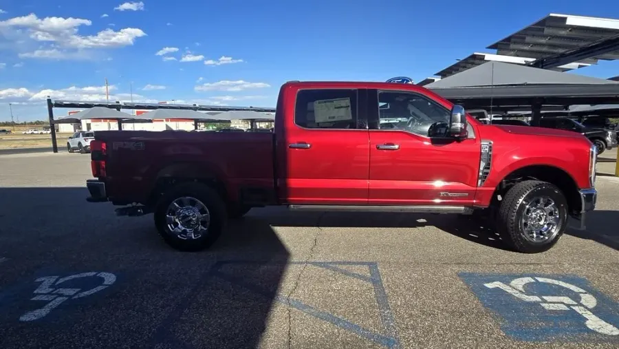 2026 Ford Super Duty F-350 | Photo 5 of 33