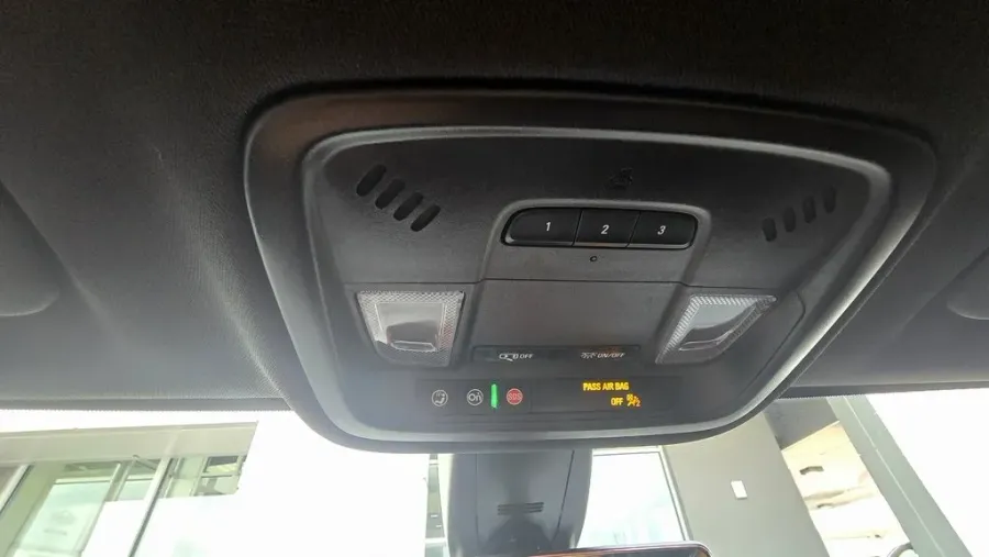 2023 Chevrolet Traverse | Photo 25 of 31