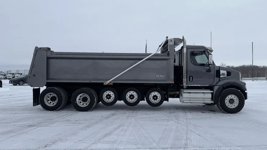 2023 Western Star 47X | Photo 8 of 22