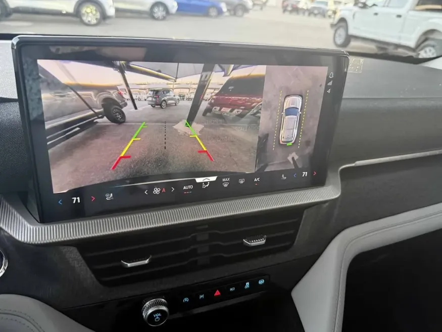 2026 Ford Explorer | Photo 16 of 25