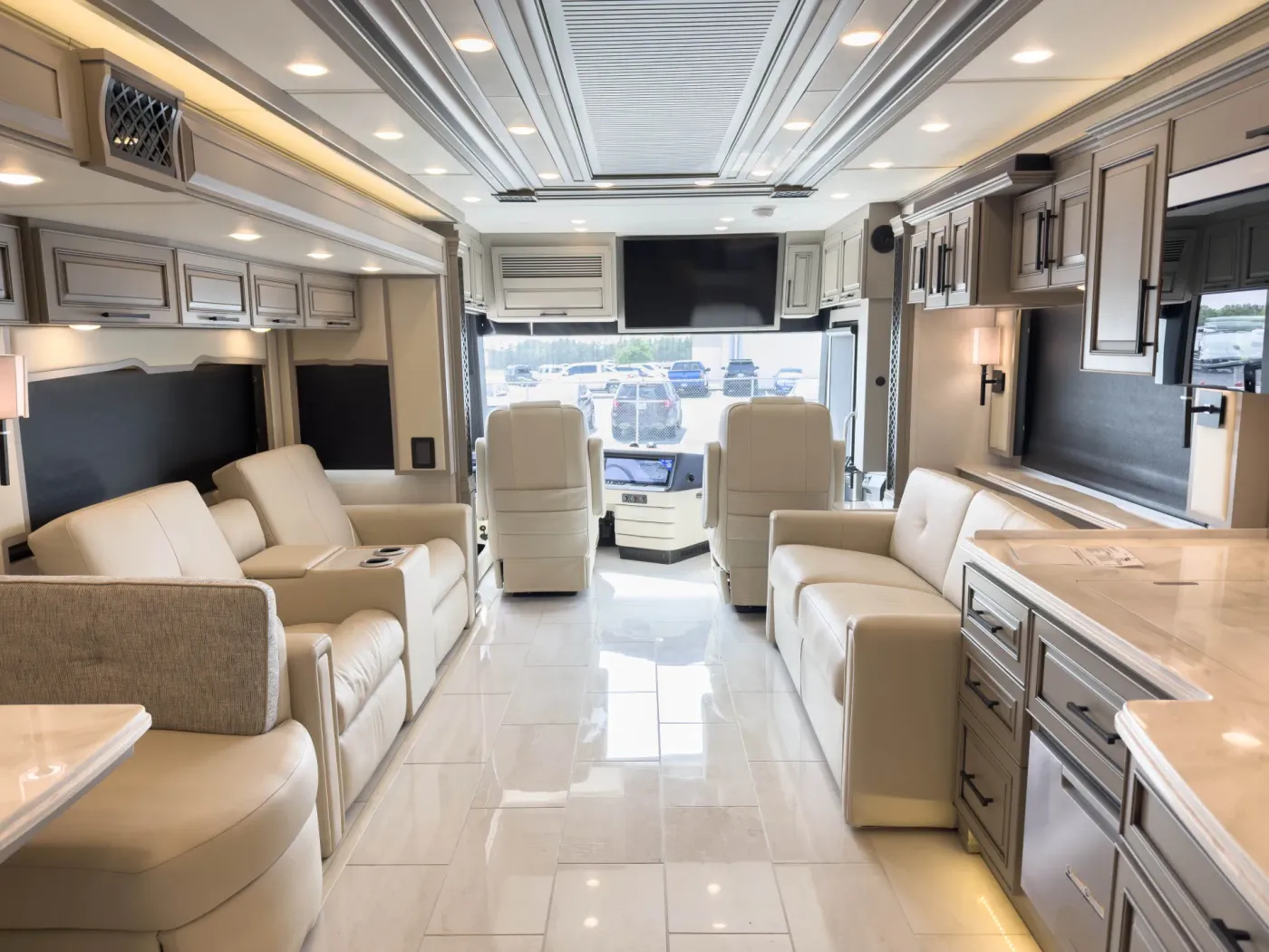2026 Newmar London Aire 4551 | Photo 5 of 19