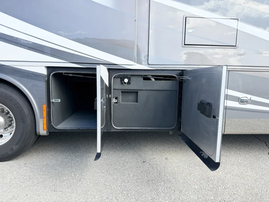 2022 Tiffin Allegro Bus 45OPP | Photo 27 of 32