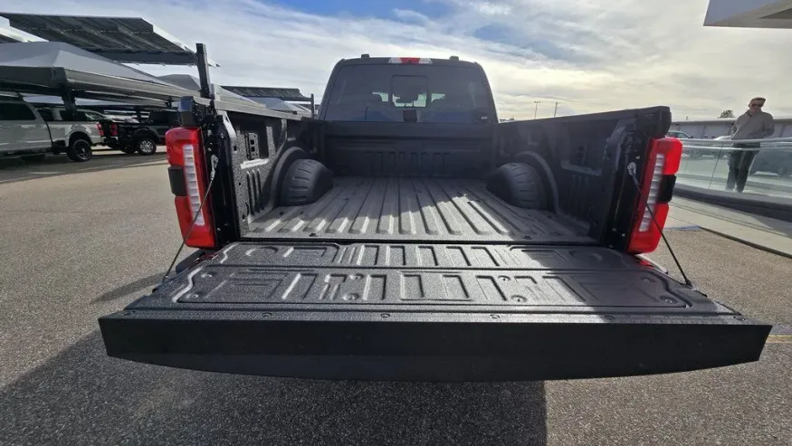 2026 Ford Super Duty F-250 | Photo 14 of 39