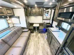 2024 Platinum Coach 5HLQ | Thumbnail Photo 5 of 27
