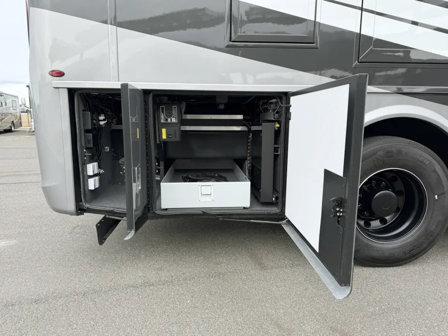 2026 Newmar Super Star 4159 | Photo 24 of 27