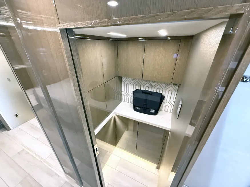 2024 Newmar King Aire 4596 | Photo 11 of 31