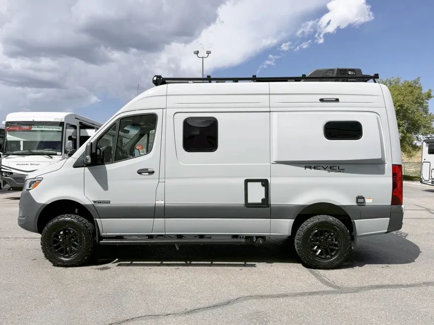 2025 Winnebago Revel Sport 44N | Photo 15 of 16