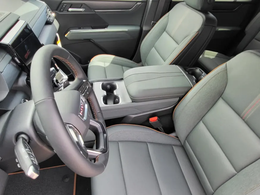 2026 GMC Acadia AT4 | Photo 11 of 26