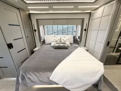 2026 Newmar King Aire 4531 | Thumbnail Photo 17 of 35