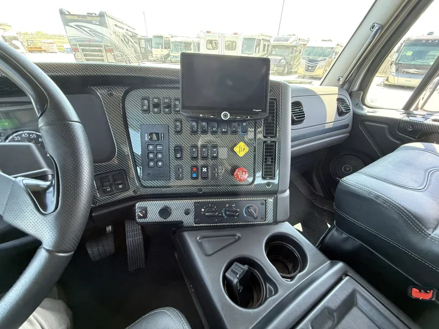 2024 Freightliner M2 106 Summit Hauler | Photo 23 of 22