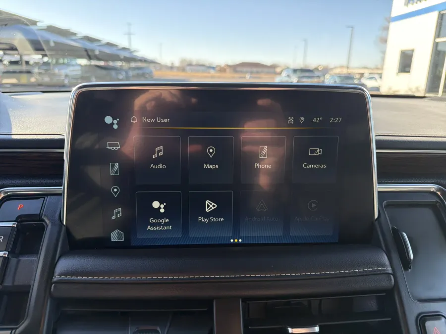 2024 Chevrolet Suburban Premier | Photo 19 of 23