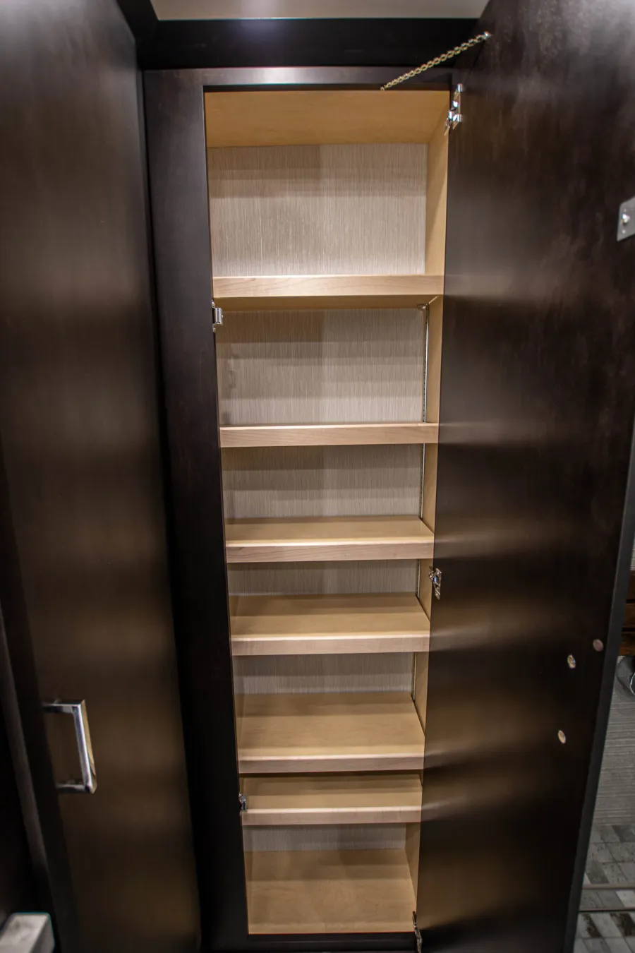 2026 Newmar Mountain Aire 4118 | Photo 32 of 45