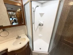 2022 Renegade Valencia 38RB | Thumbnail Photo 19 of 31