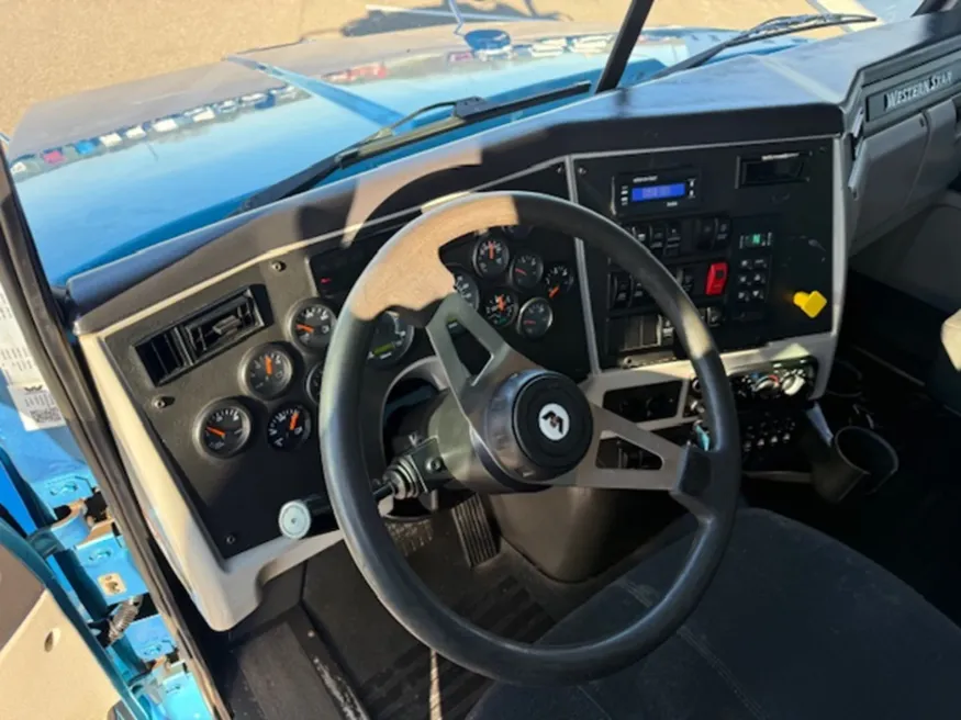 2020 Western Star 4700SB | Photo 9 of 13