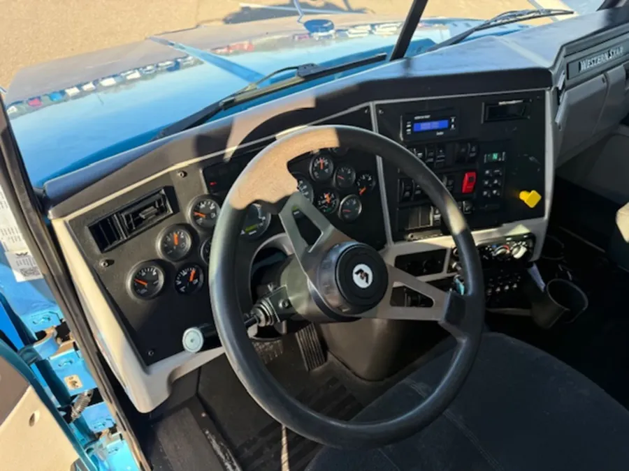 2020 Western Star 4700SB | Photo 9 of 13
