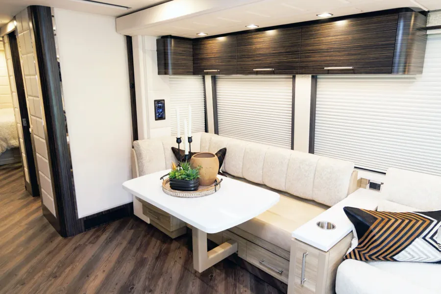 2027 Emerald Luxury Coaches Prevost H3-45 Quad Slide | Photo 10 of 33